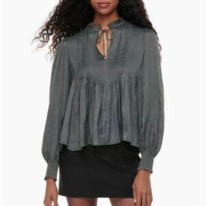 Aritzia Wilfred Milou Plisse Satin crewneck pin-tuck blouse